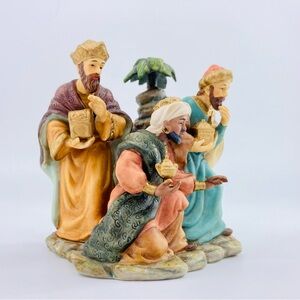 Avon Christmas Holiday Treasures Blessed Visitors Kings 2002 In Box